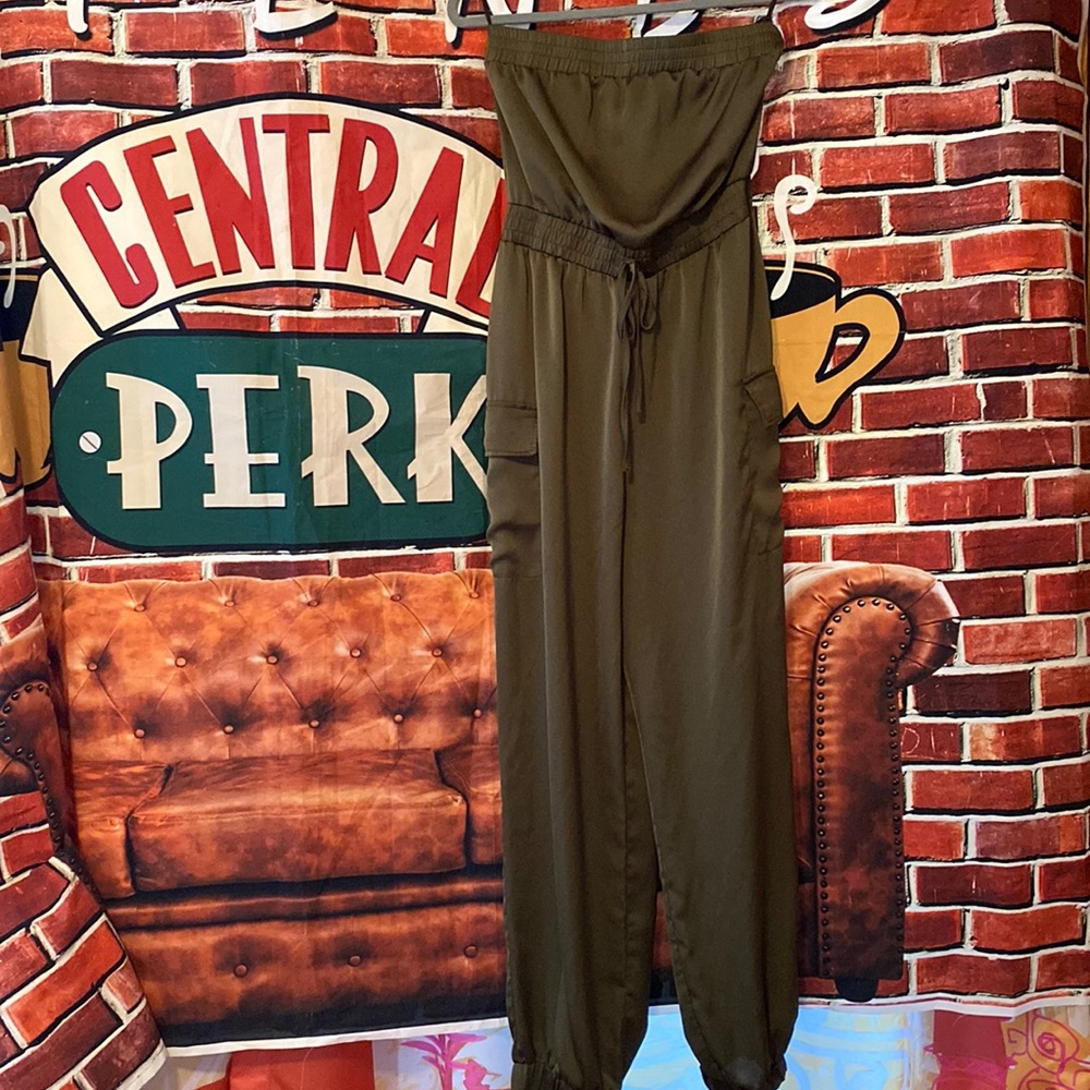 • LULUS• Nieva Olive Green Satin Strapless Cargo Jumpsuit Size medium